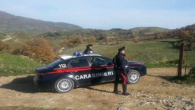 Donna di Castel Morrone si toglie la vita in auto con il gas