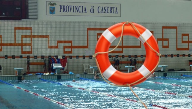 La piscina stà per affogare, diamole un salvagente