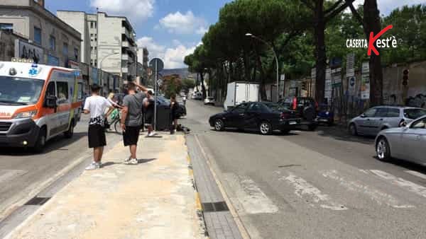 Scontro tra auto e moto, traffico in tilt in Via unità Italiana