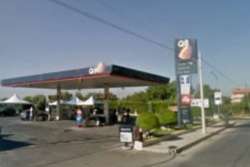 La “Banda del Buco” in Azione Questa Notte ai Danni di un Distributore di Benzina: Ripresi dalle Telecamere