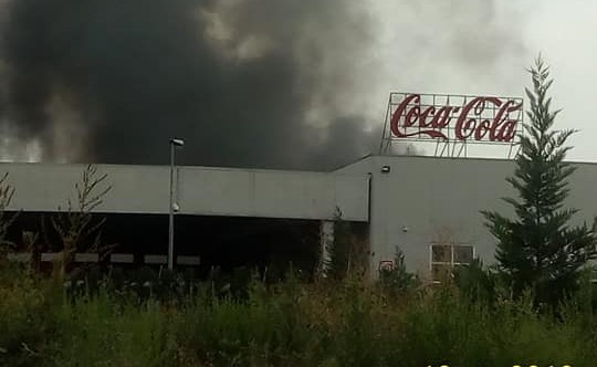 A Fuoco Deposito Della Coca Cola Di Marcianise