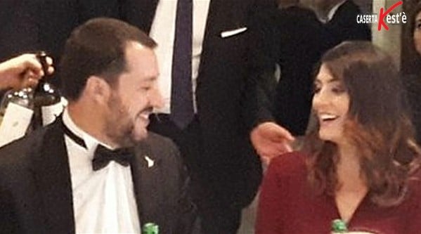 Salvini e Isoardi seduti accanto alla cena di Gala di Alis