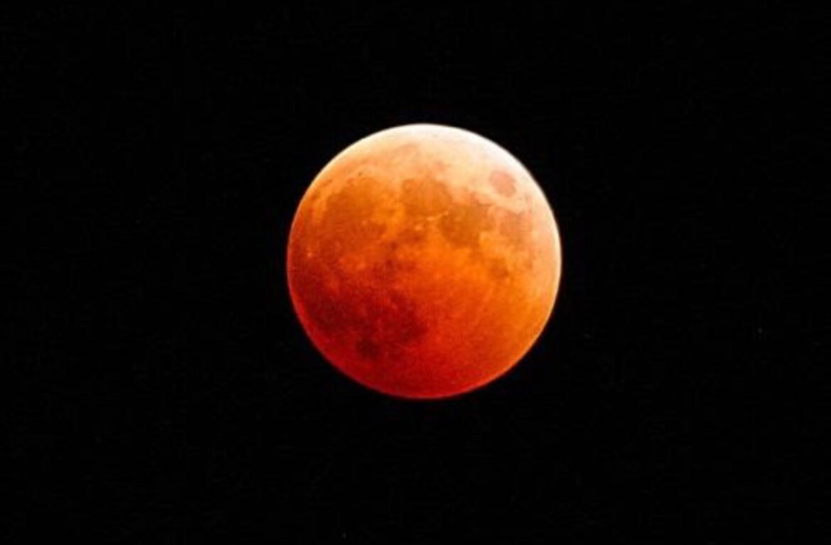Eclissi Lunare Totale 21 Gennaio, Visibile Anche in Italia