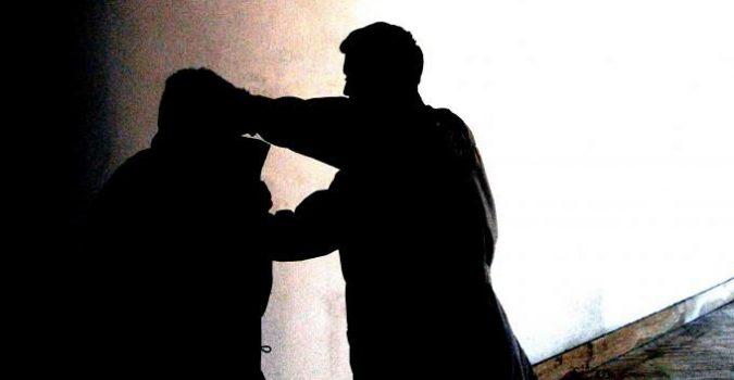 Extracomunitario aggredisce un uomo che rifiuta l’elemosina,poi scappa.