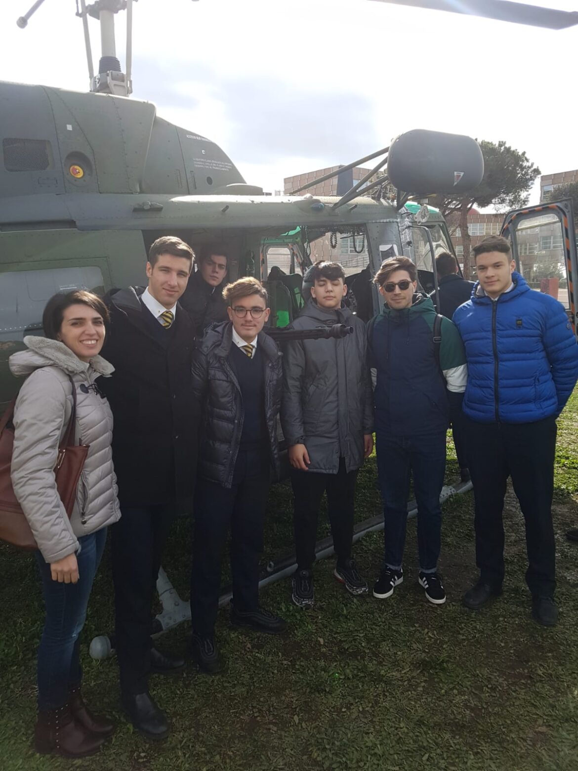GLI ALLIEVI DELL’ISTITUTO TECNICO TRASPORTI E LOGISTICA “VILLAGGIO DEI RAGAZZI” IN VISITA ALL’ACCADEMIA AERONAUTICA DI POZZUOLI