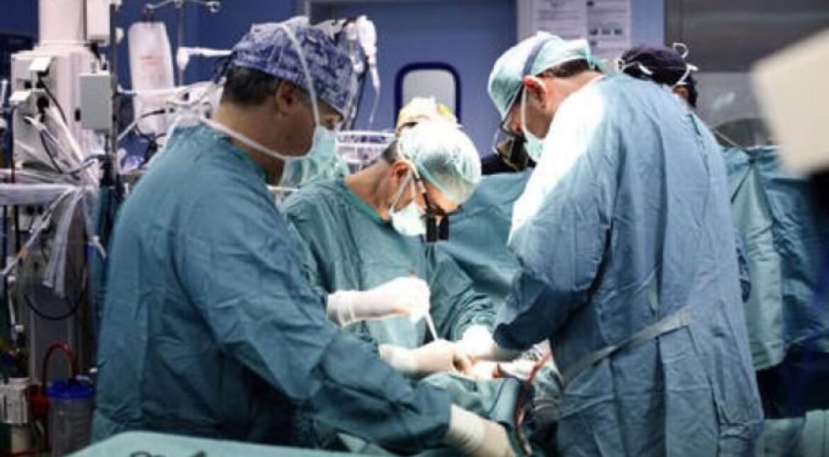 Ospedale Cardarelli, due trapianti di fegato in 18 ore. “Risultato straordinario”