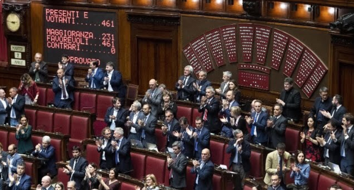 Revenge porn: sì all’unanimità al reato. Carcere sino a sei anni e maximulte di 15mila euro