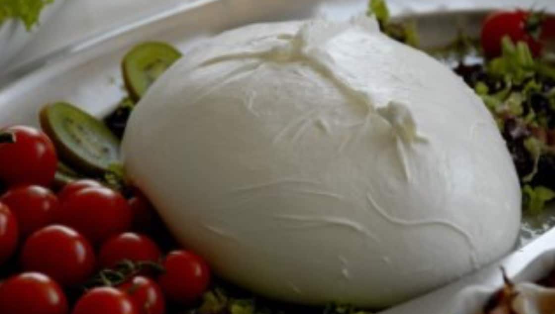 La mozzarella di bufala si presenta in Borsa e da lavoro a oltre 11mila addetti