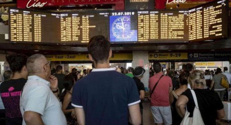 Caos treni : Incendio doloso, ipotesi pista “anarchica”. Disagi anche per pendolari casertani.