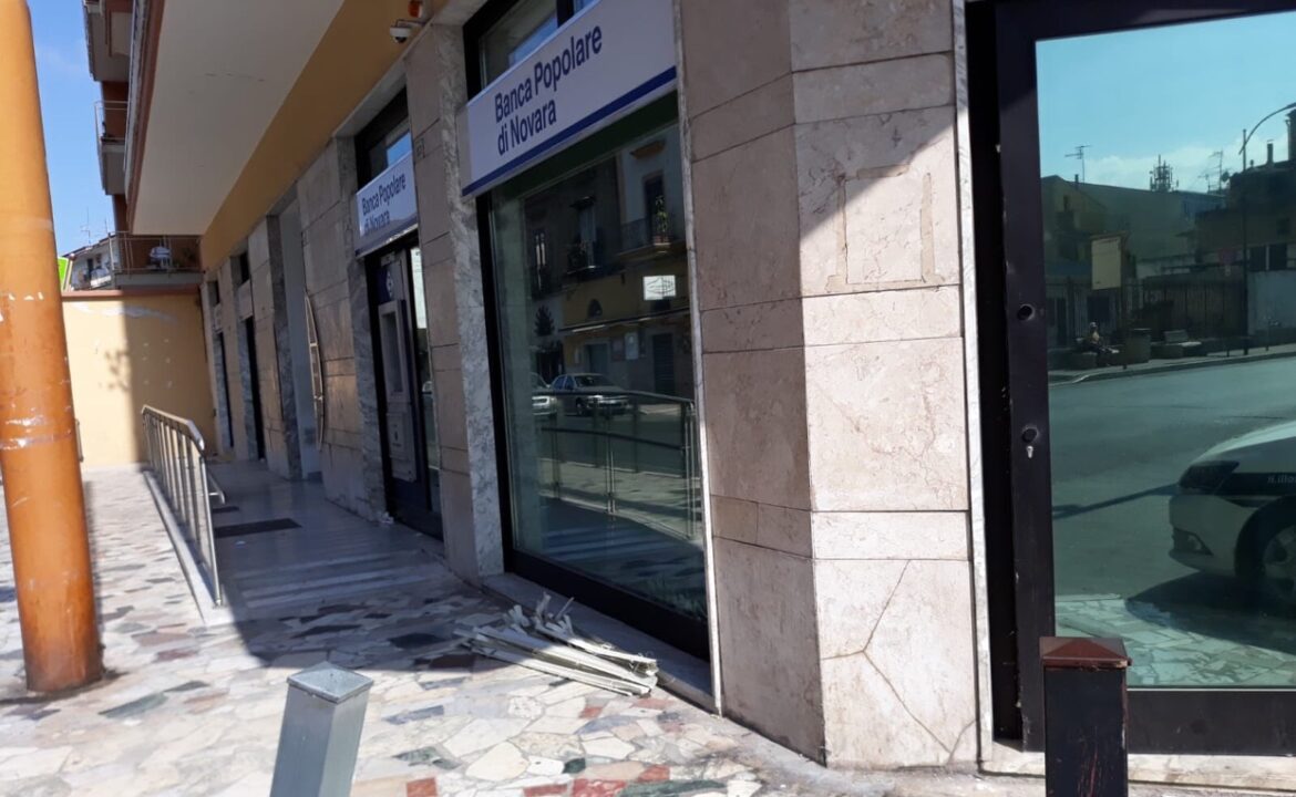 MADDALONI: Furto alla Banca Popolare di Novara. Ladri in fuga col bottino