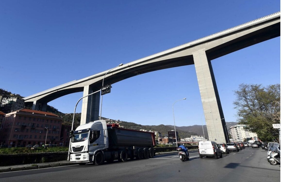 “Strade e viadotti costruiti con materiali scadenti”, arrestati due imprenditori