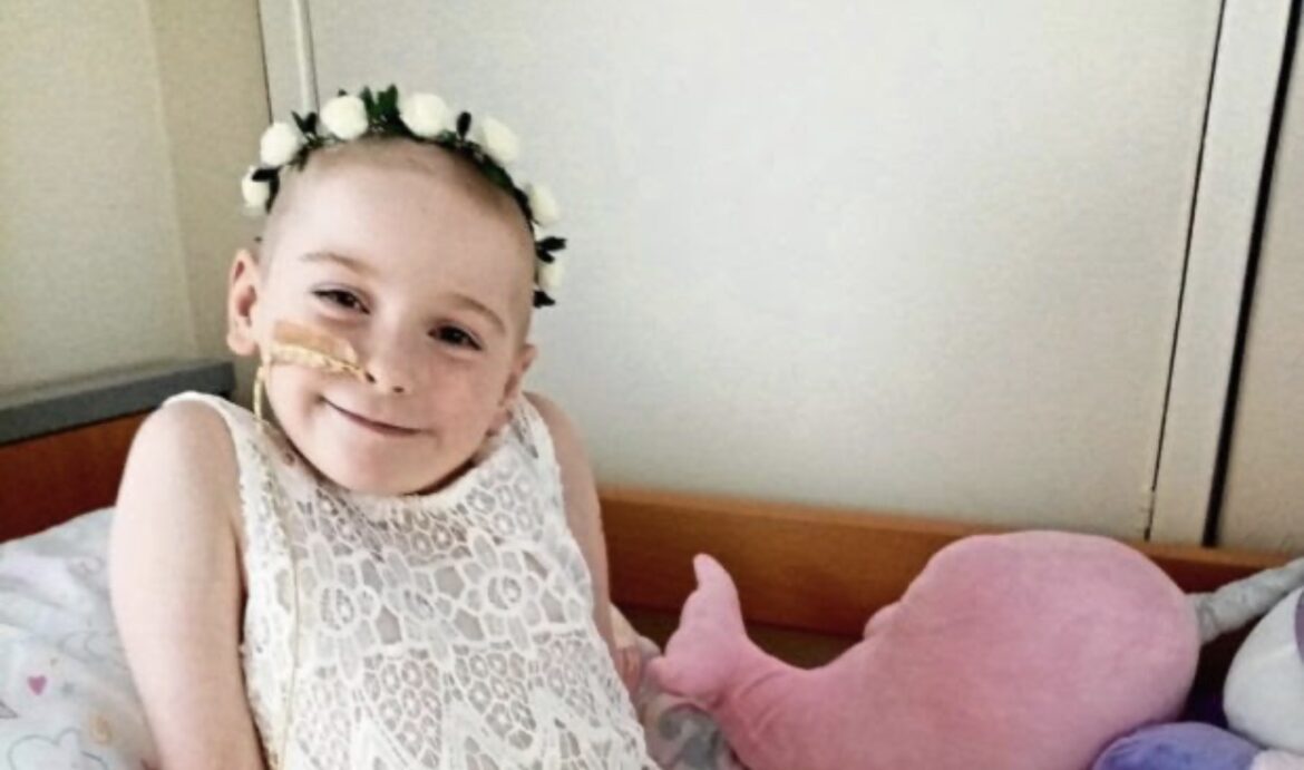 Bambina di 8 anni muore di cancro: per i medici erano “dolori legati alla crescita”