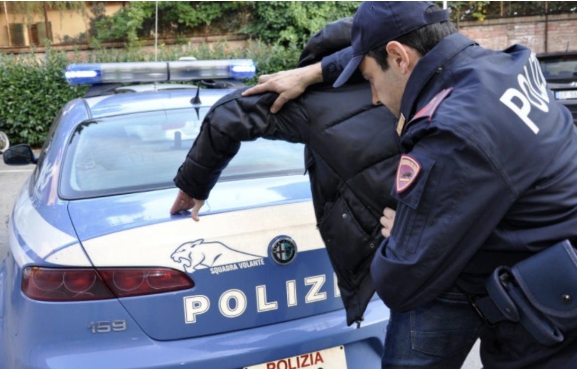 Sostanze stupefacenti e cartucce, arrestato uomo di Vitulazio