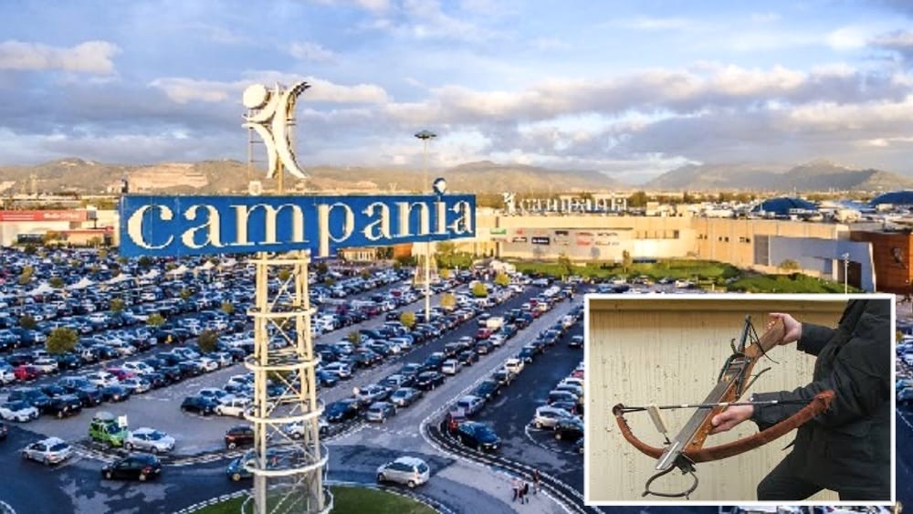 Arrestato l’uomo che ha ferito con una freccia il vigilantes al Centro commerciale Campania