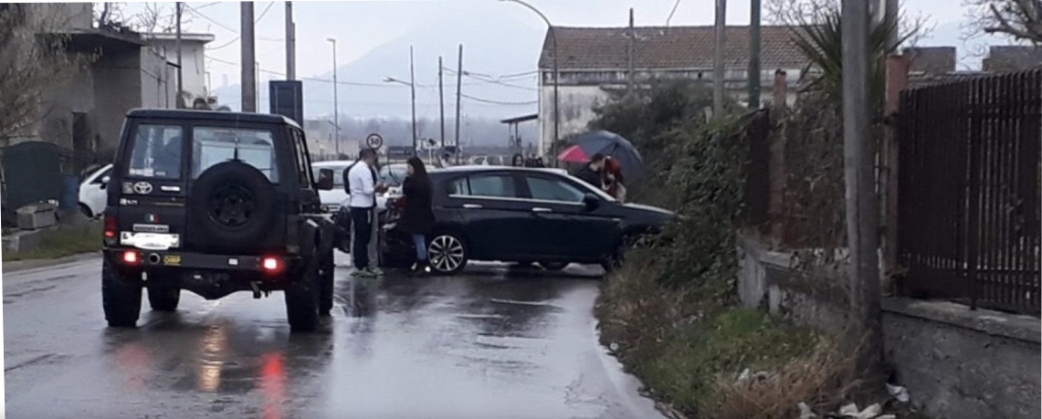 Incidente stradale tra Maddaloni e Cancello. Due ambulanze sul posto