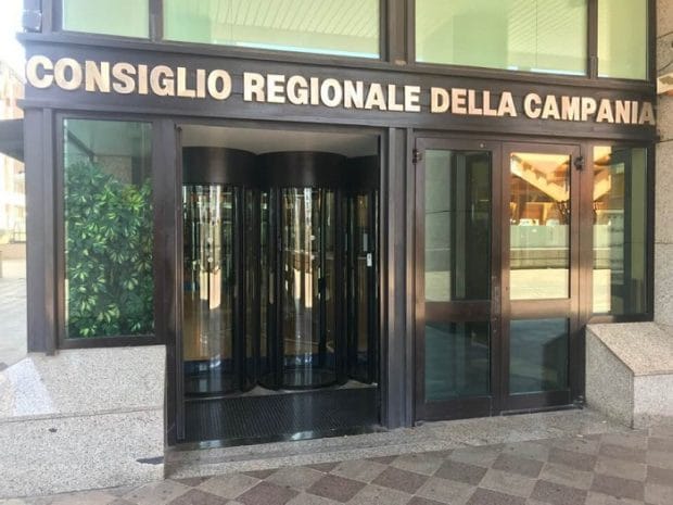 VERSO LE REGIONALI –  I ‘soliti’ pronti a sedere a Palazzo Santa Lucia