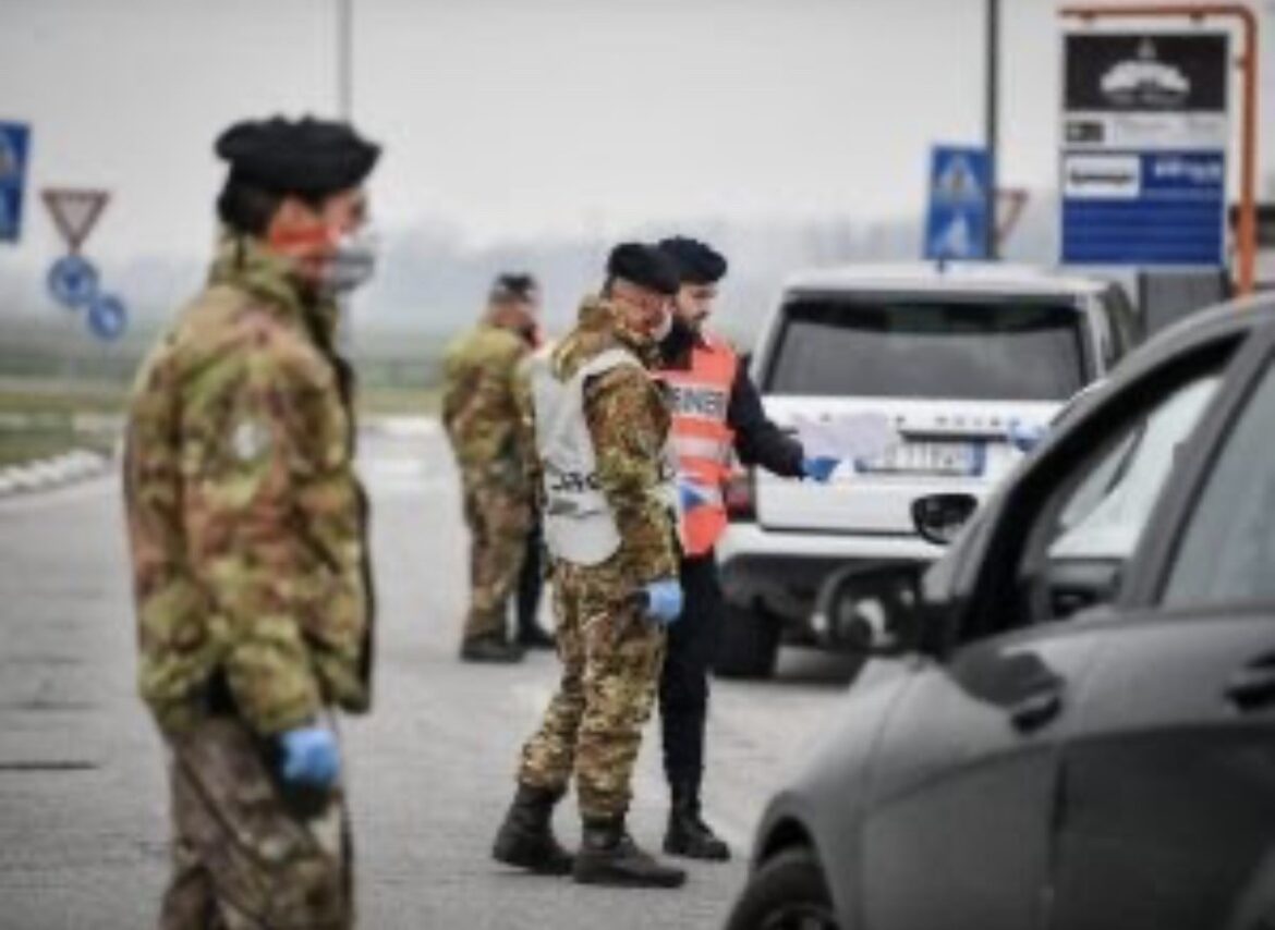 Coronavirus: a Napoli e Caserta esercito in strada