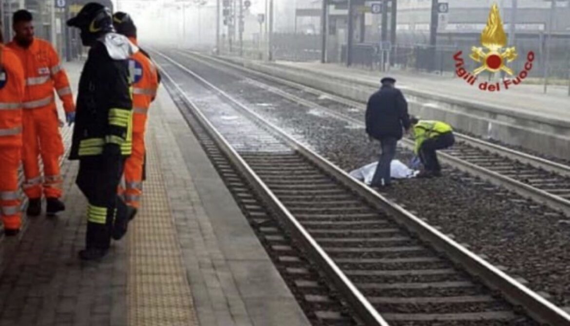 Padova, tragedia in stazione: coppia si abbraccia e si fa travolgere dal treno