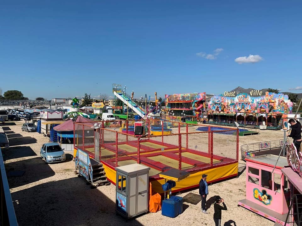 Coronavirus, silenzio spettrale al Luna Park di Caserta