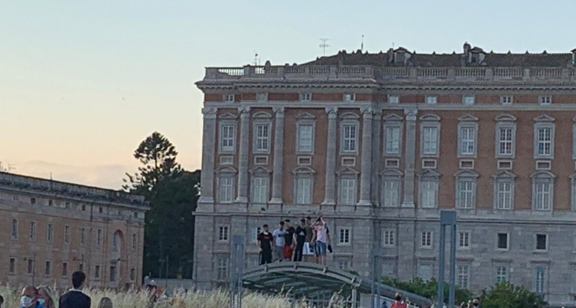 Le mani della camorra anche sulla Reggia