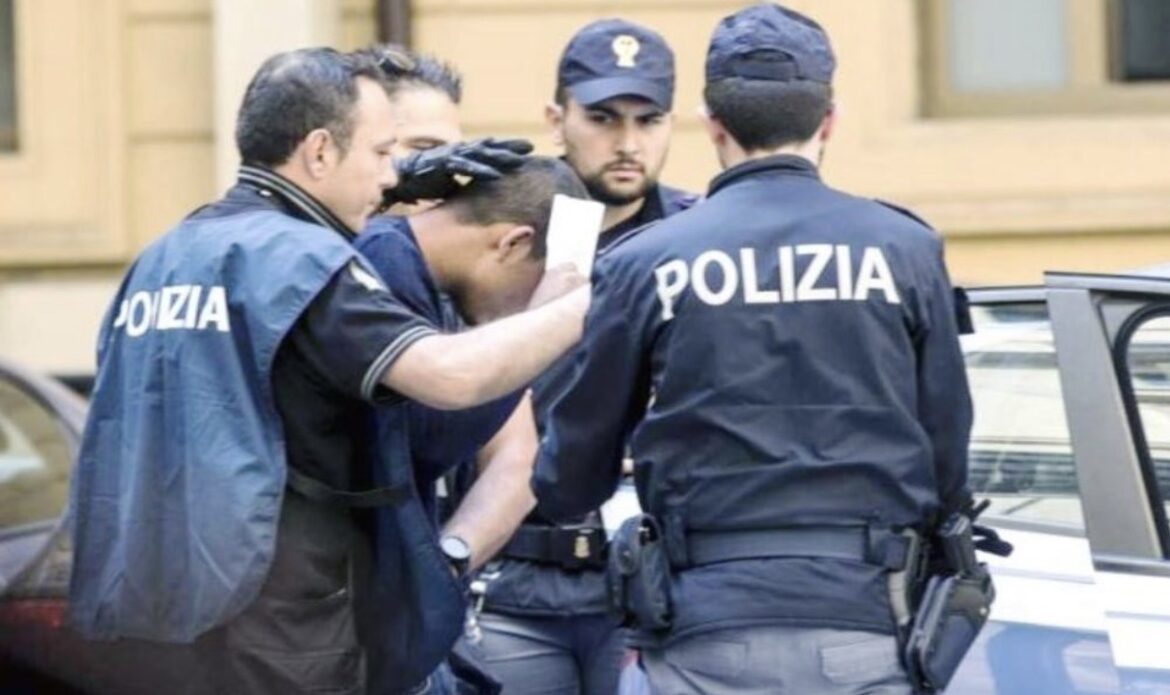 Identificato e tratto in arresto l’autore della rapina in Corso Aldo Moro