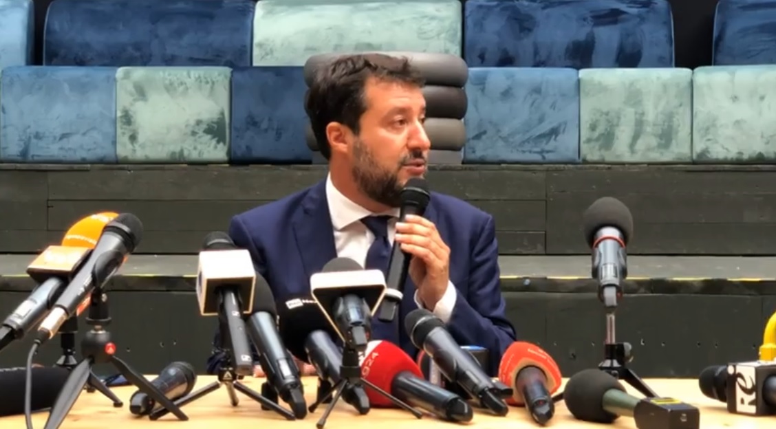 Salvini in diretta da Catania (video) è iniziato il processo