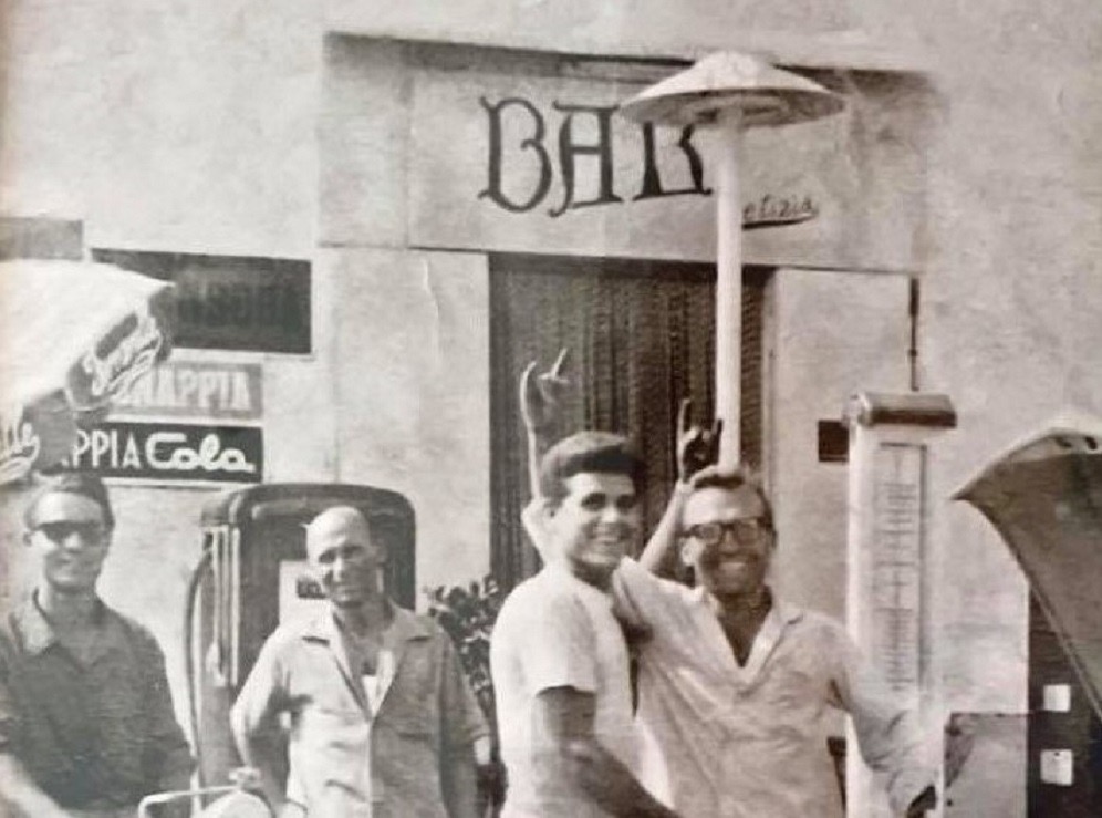Auguri Letizia! Il bar simbolo di piazza stazione a Recale compie 60 anni