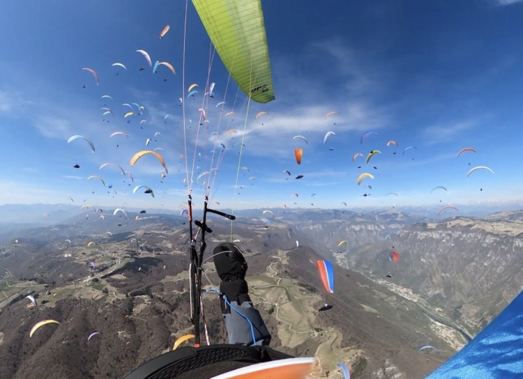 Azzurri pronti a volare al mondiale di parapendio 2023 Caserta Kest'è