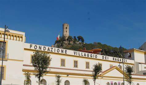 Il dott.Eugenio Forgillo, Presidente reggente della Corte di Appello di Napoli, al Villaggio dei Ragazzi