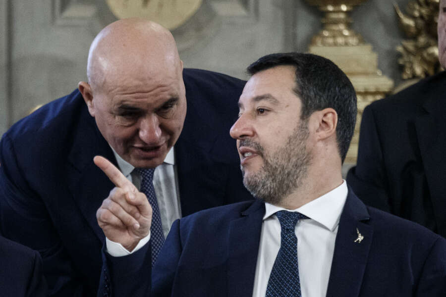 Salvini abbandona Crosetto: “Comprerò il libro, giusto leggere prima di giudicare”.