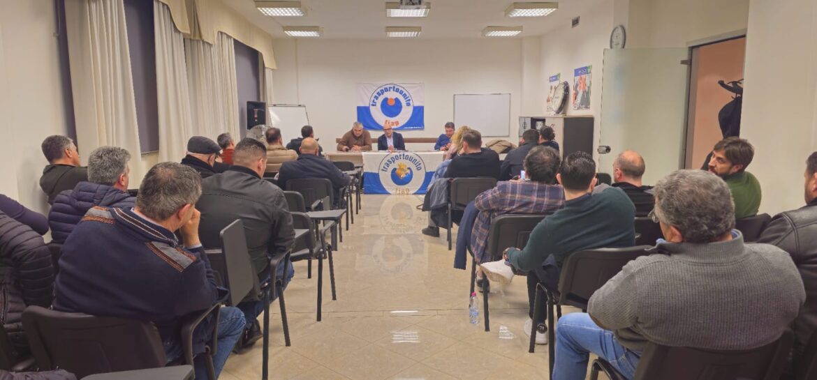 Trasporto unito: insoddisfazione generale. Salvini vanga in Campania.