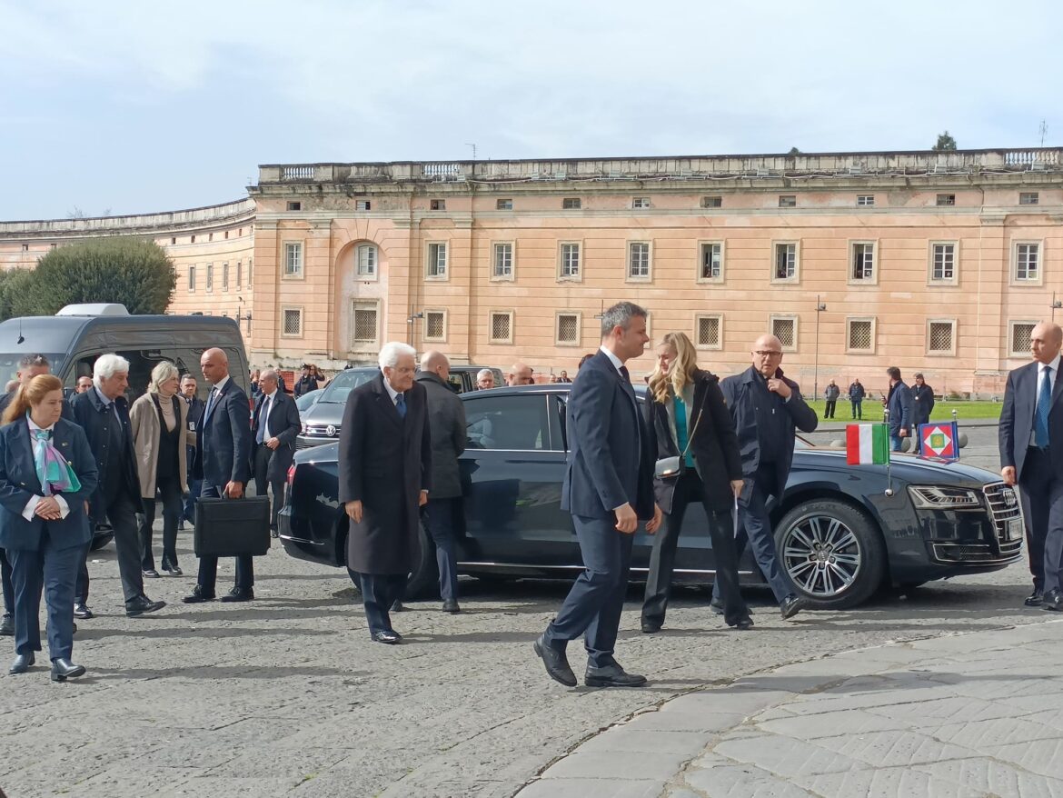 E’ arrivato Mattarella a Caserta