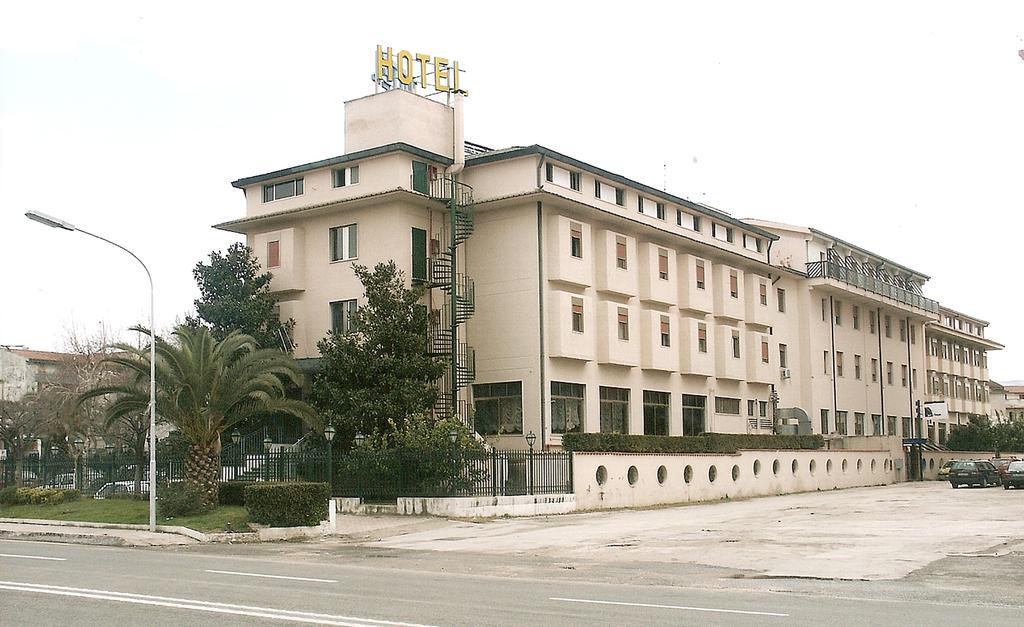 L’ex Hotel Serenella a S. Nicola la Strada, risorge con Boccardi