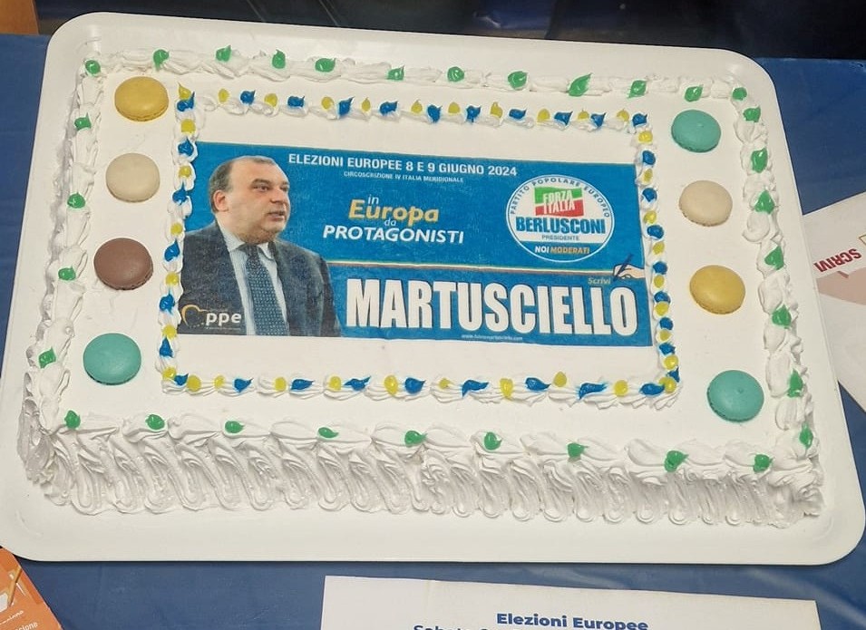 Bagno di folla per l’apertura della Campagna elettorale di Forza Italia