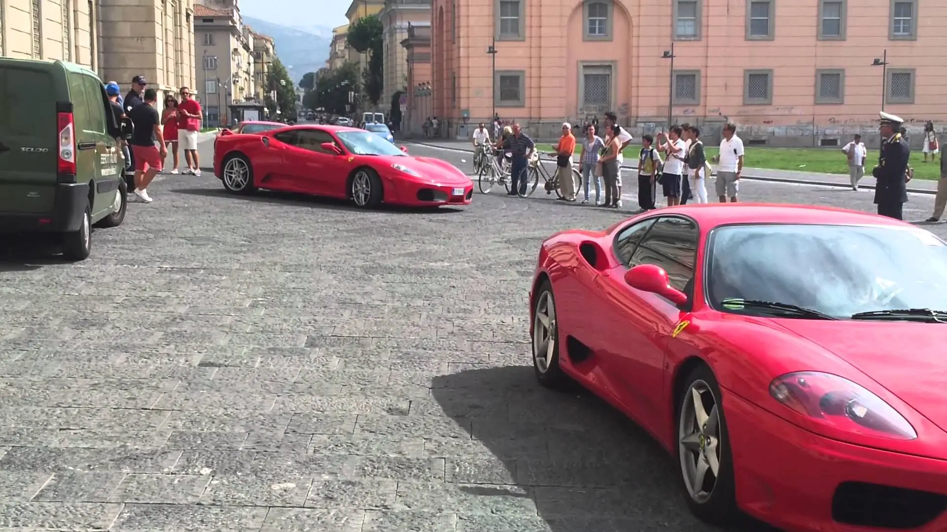 Raduno di Ferrari alla Reggia di Caserta
