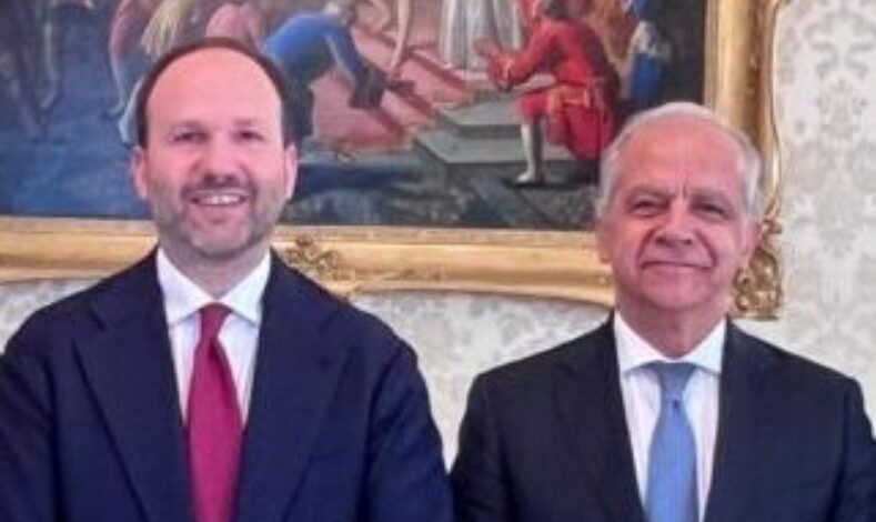 Zinzi, da deputato a influencer: solo video shock, zero soluzioni dal suo ministro dell’Interno