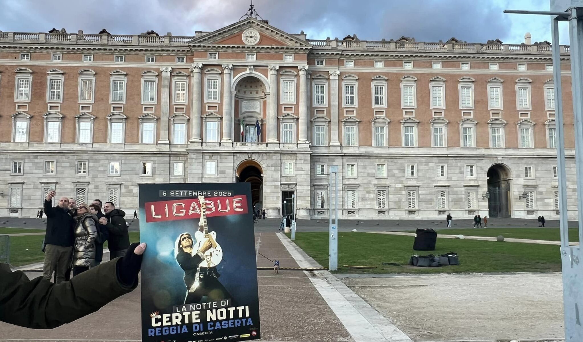 La notte di Ligabue a Caserta un evento che scuote Caserta, Hotel a prezzi esorbitanti