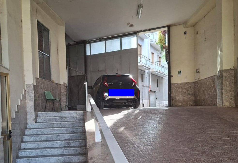 Villaggio dei Ragazzi- Monta la protesta di famiglie e dipendenti: chi parcheggia davanti all’uscita d’emergenza?